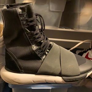 Y-3 QASA BOOT Men size 11.5